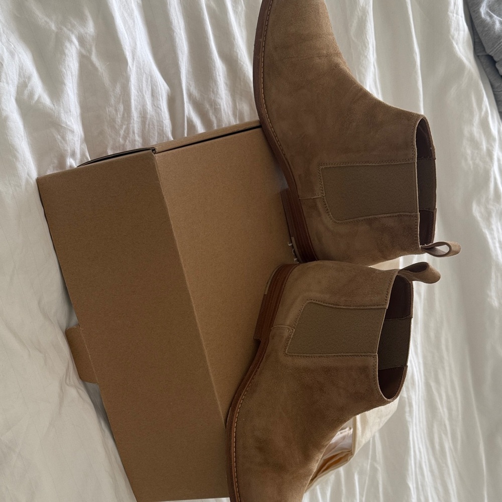 Jenni Kayne Camel Suede Chelsea Boots- like new - Picture 3 of 5